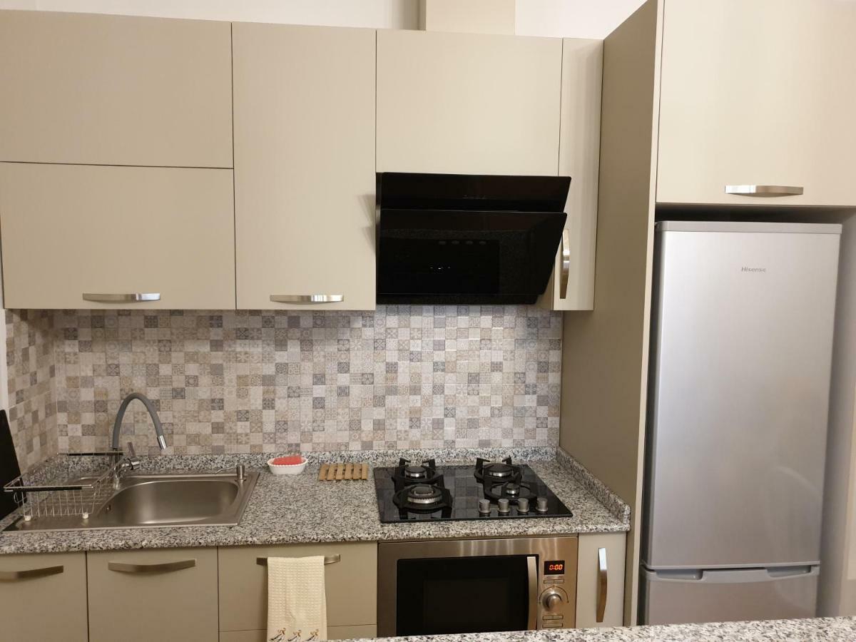 The Starry Night Apartment 巴统 外观 照片